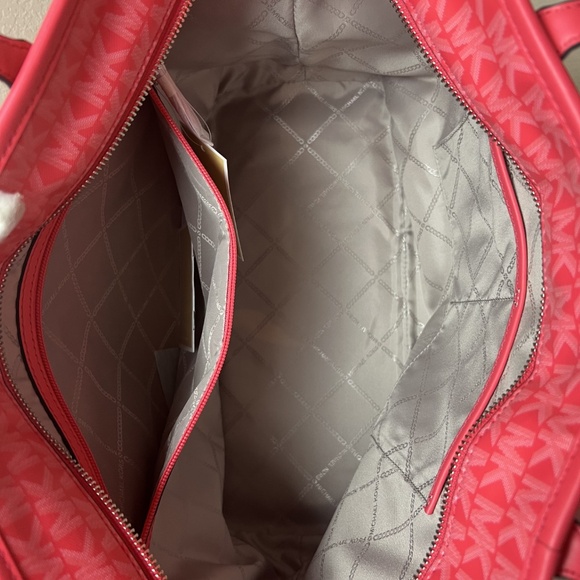 Michael Kors Carter Tote - Picture 7 of 7